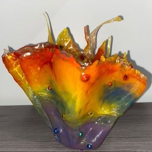Abstract resin decor
